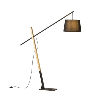 dřevěná stojanová lampa